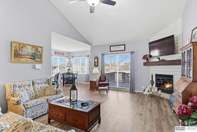 16030 Browne Street, Omaha, NE 68116