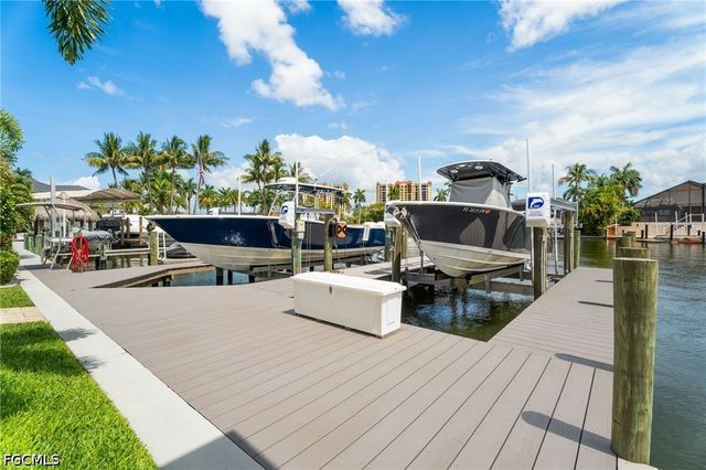 1523 Hermitage LN, Cape Coral, FL 33914