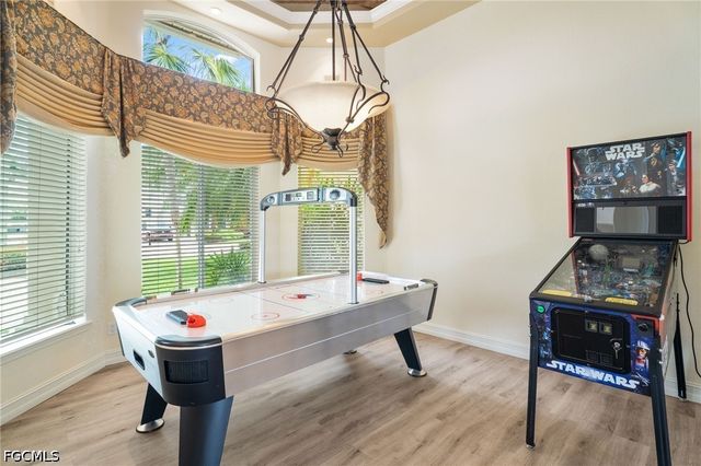 1523 Hermitage LN, Cape Coral, FL 33914