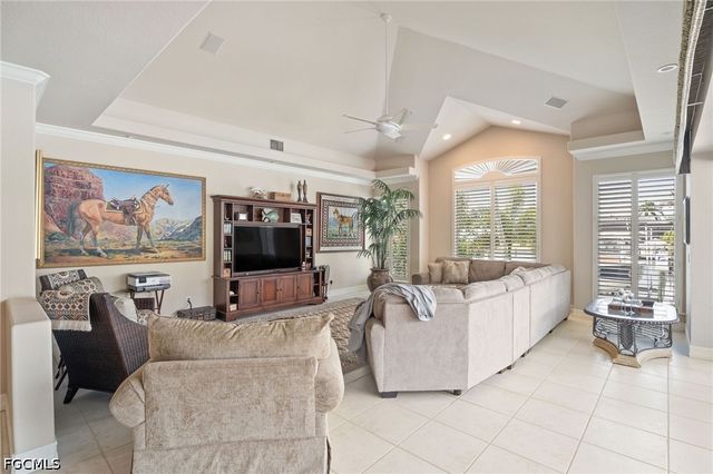 1523 Hermitage LN, Cape Coral, FL 33914