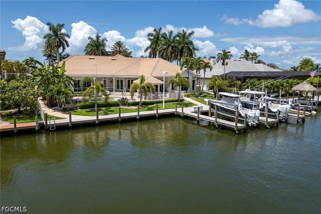 1523 Hermitage LN, Cape Coral, FL 33914