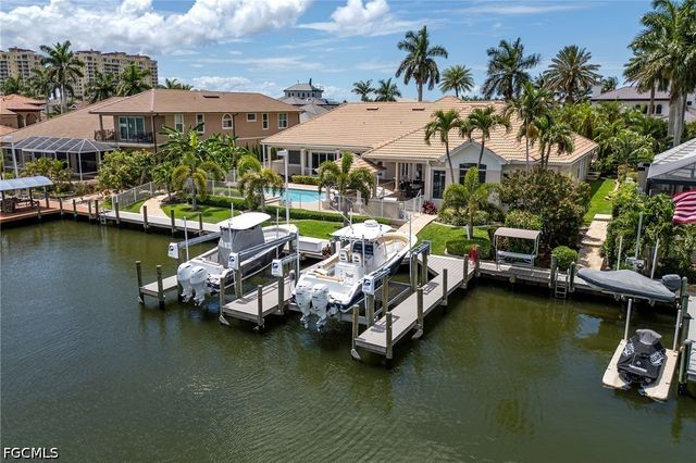 1523 Hermitage LN, Cape Coral, FL 33914