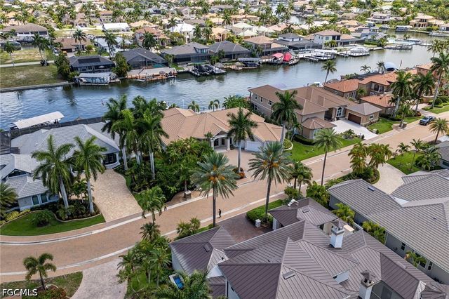 1523 Hermitage LN, Cape Coral, FL 33914
