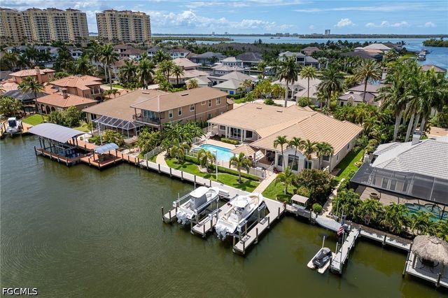 1523 Hermitage LN, Cape Coral, FL 33914