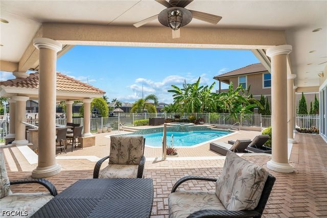 1523 Hermitage LN, Cape Coral, FL 33914