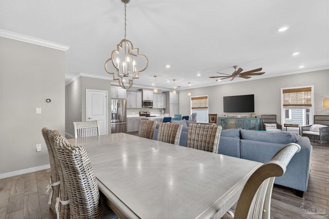 6622 Carlinga Dr, Pensacola, FL 32507