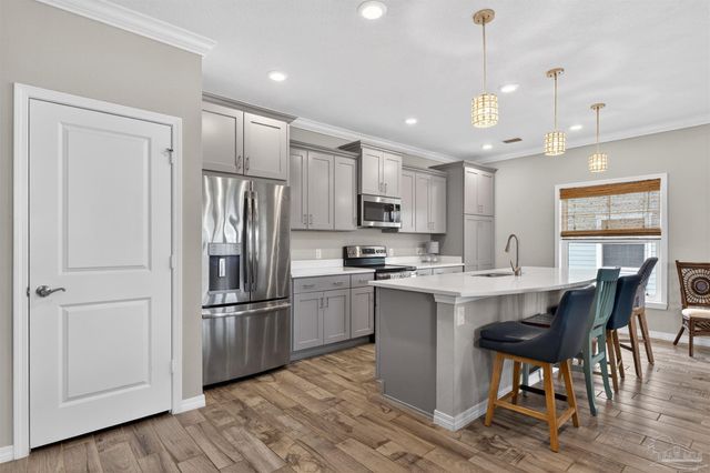 6622 Carlinga Dr, Pensacola, FL 32507