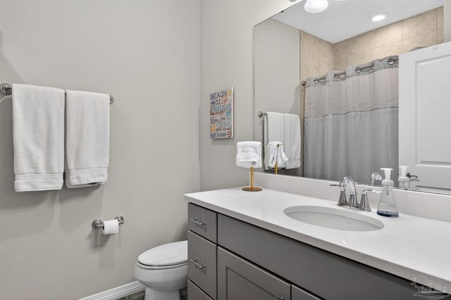 6622 Carlinga Dr, Pensacola, FL 32507