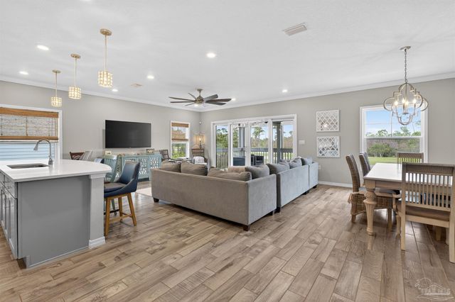 6622 Carlinga Dr, Pensacola, FL 32507