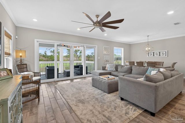 6622 Carlinga Dr, Pensacola, FL 32507