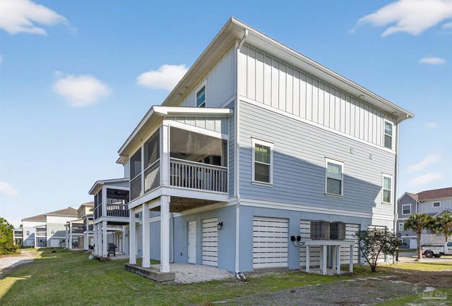 6622 Carlinga Dr, Pensacola, FL 32507