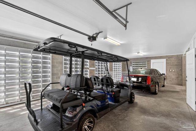 6622 Carlinga Dr, Pensacola, FL 32507