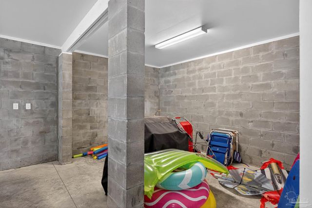 6622 Carlinga Dr, Pensacola, FL 32507