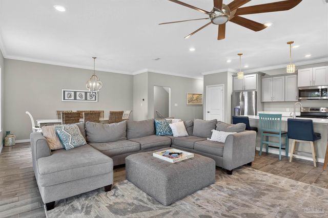 6622 Carlinga Dr, Pensacola, FL 32507