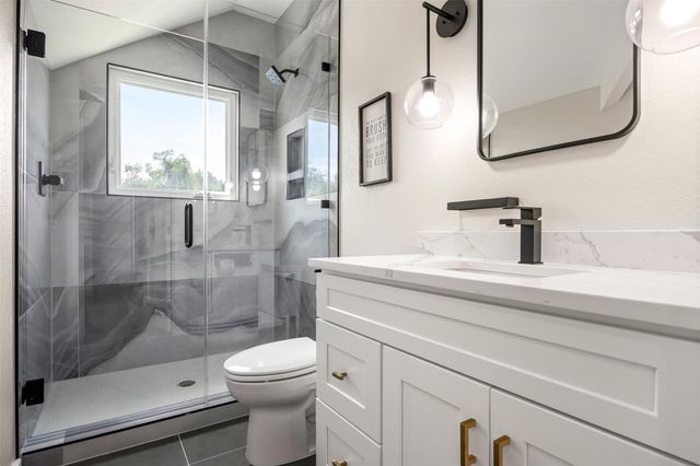 717 E Creek DR, Dripping Springs, TX 78620