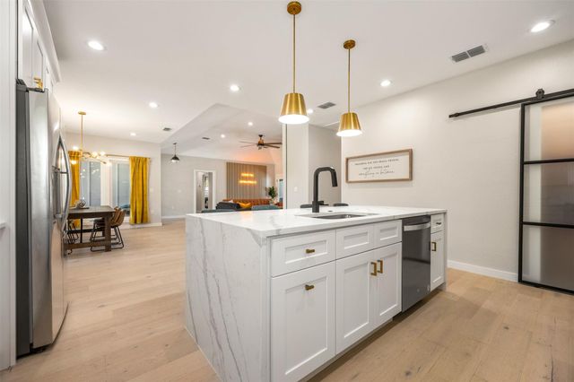 717 E Creek DR, Dripping Springs, TX 78620