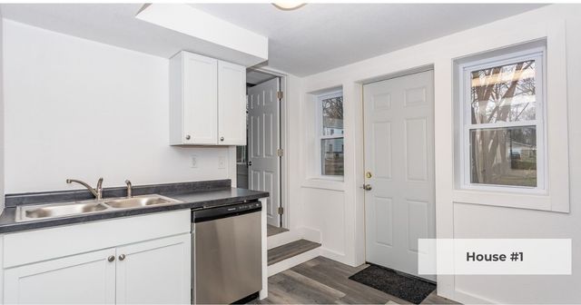4040 6th Avenue, Des Moines, IA 50313