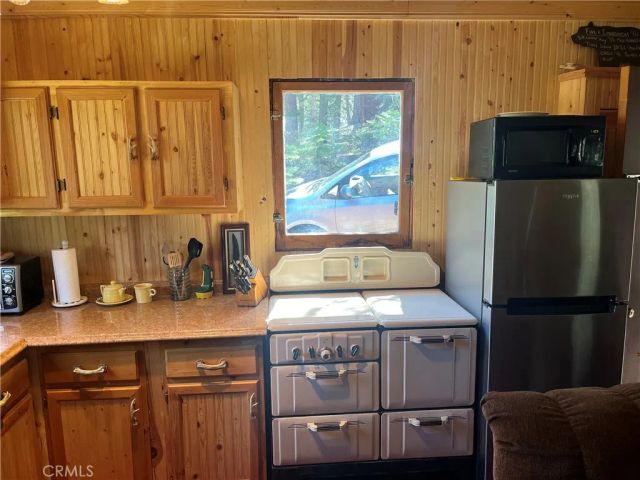 41 Stetson Creek, Angelus Oaks, CA 92305