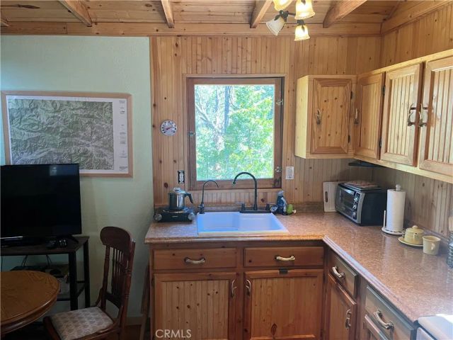 41 Stetson Creek, Angelus Oaks, CA 92305