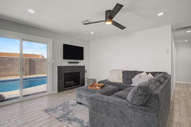 538 W Flower Avenue, Mesa, AZ 85210