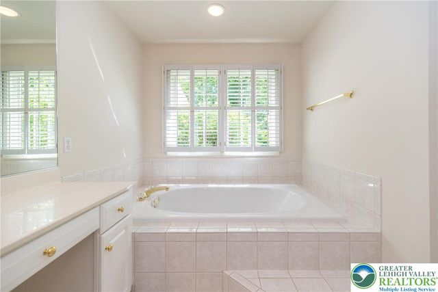 2931 Exeter Drive, Lower Macungie Twp, PA 18049