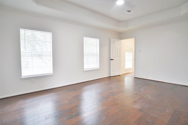 1808 N Mission Circle, Friendswood, TX 77546