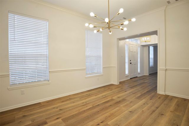 1808 N Mission Circle, Friendswood, TX 77546