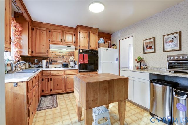 8903 Pinyon Rd, Henrico, VA 23229