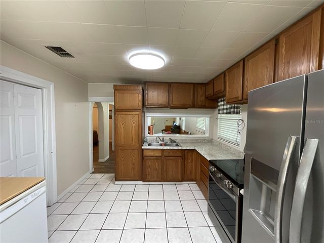 37204 MAGNOLIA AVENUE, Dade City, FL 33523