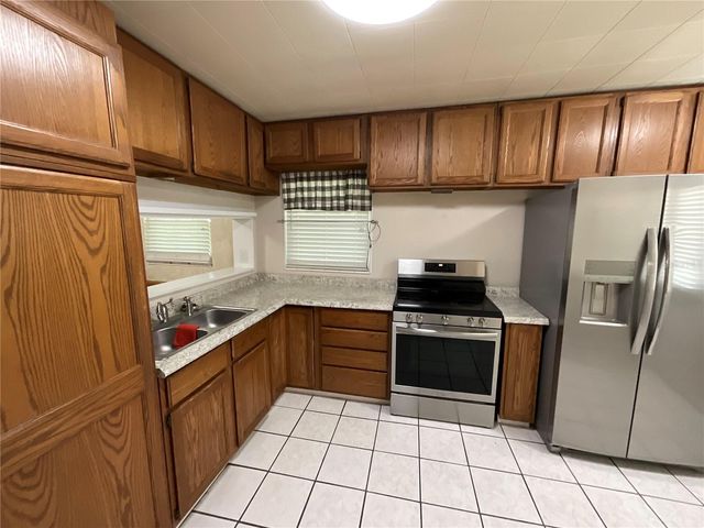 37204 MAGNOLIA AVENUE, Dade City, FL 33523