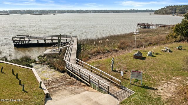 570 Captains Court SE, Bolivia, NC 28422