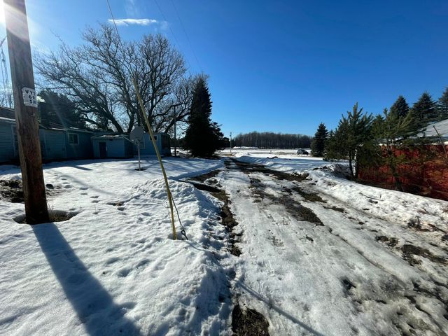 3008 N Amber Road, Scottville, MI 49454