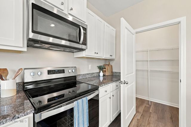 808 Airlie Vista Lane, Holly Ridge, NC 28445