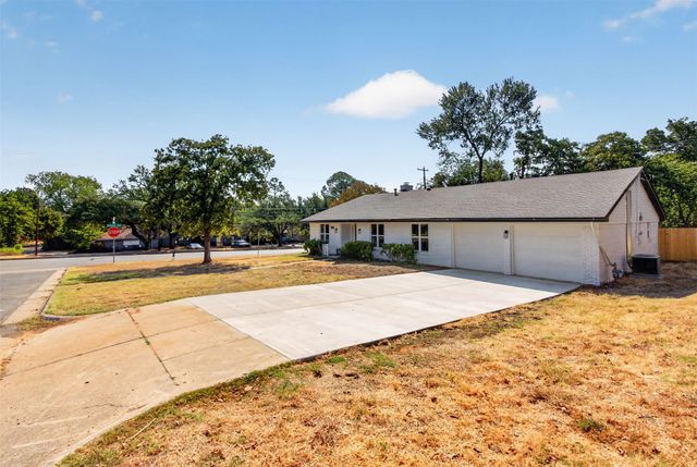 7344 Monterrey Drive, Fort Worth, TX 76112