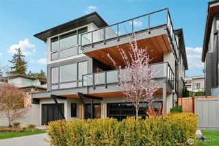 1658 10th Street W, Kirkland, WA 98033