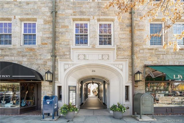 26 East Parkway 1, Scarsdale, NY 10583