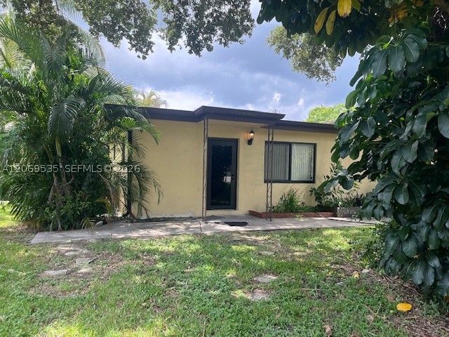 4605 SW 65th Ave, Davie, FL 33314