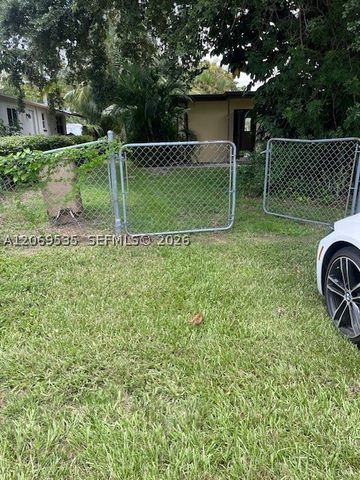 4605 SW 65th Ave, Davie, FL 33314