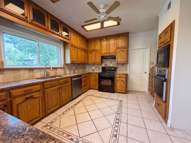 7632 Westwind Drive, Fort Worth, TX 76179