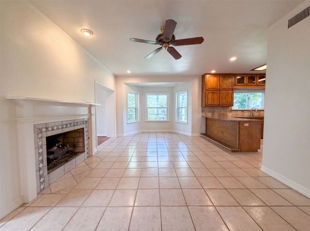 7632 Westwind Drive, Fort Worth, TX 76179