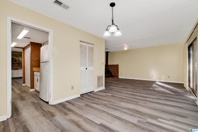 1050 Ivy Hills Cir, Hoover, AL 35216