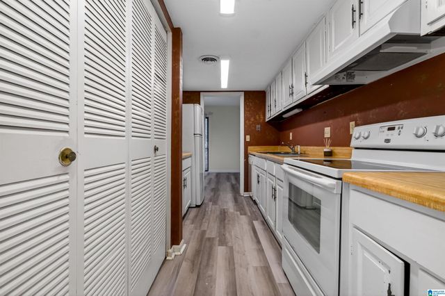 1050 Ivy Hills Cir, Hoover, AL 35216