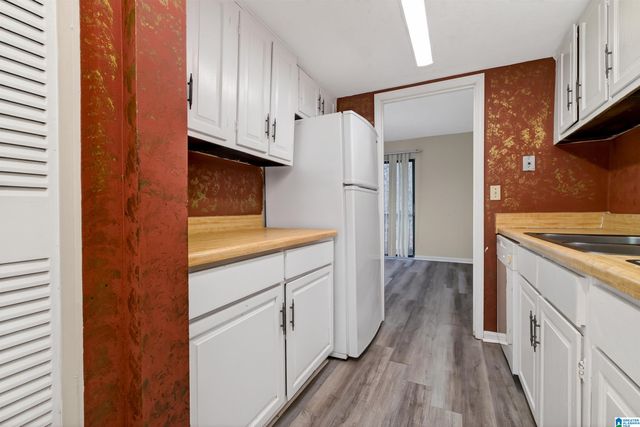 1050 Ivy Hills Cir, Hoover, AL 35216