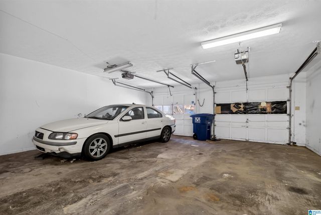 1050 Ivy Hills Cir, Hoover, AL 35216