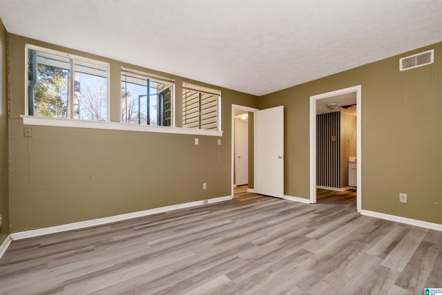 1050 Ivy Hills Cir, Hoover, AL 35216