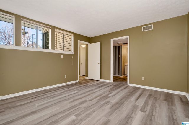 1050 Ivy Hills Cir, Hoover, AL 35216