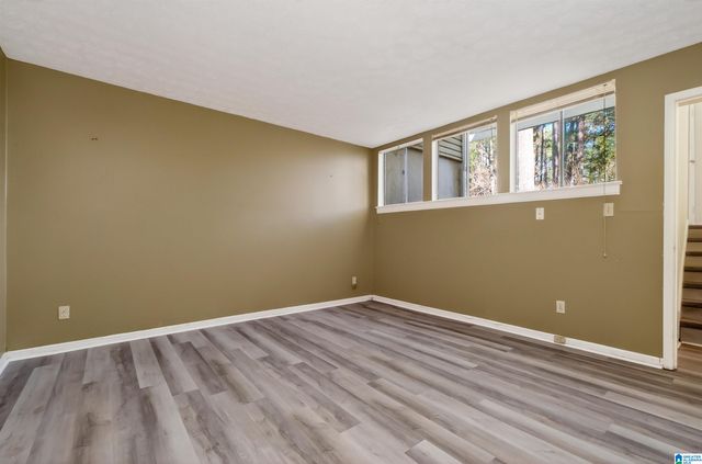 1050 Ivy Hills Cir, Hoover, AL 35216