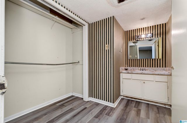 1050 Ivy Hills Cir, Hoover, AL 35216