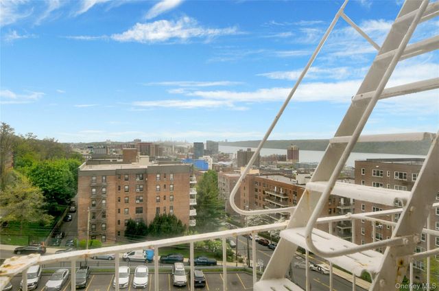 300 N Broadway 6L, Yonkers, NY 10701