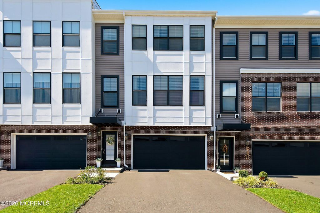 94 Bataan Avenue, Tinton Falls, NJ 07724